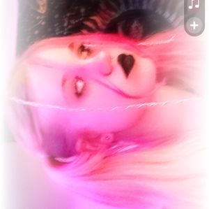 Meet your Posher, Amalia